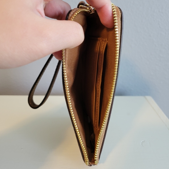 Coach Corner Zip Wristlet Gold/Taupe - Picture 4 of 5